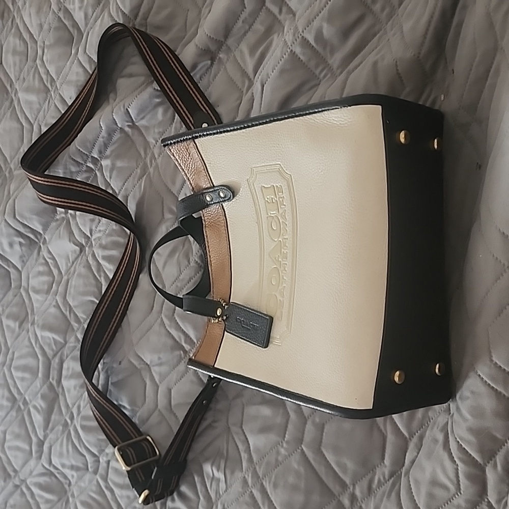 Coach counter field crossbody
